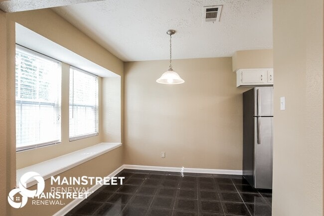 4514 Rosegate Dr