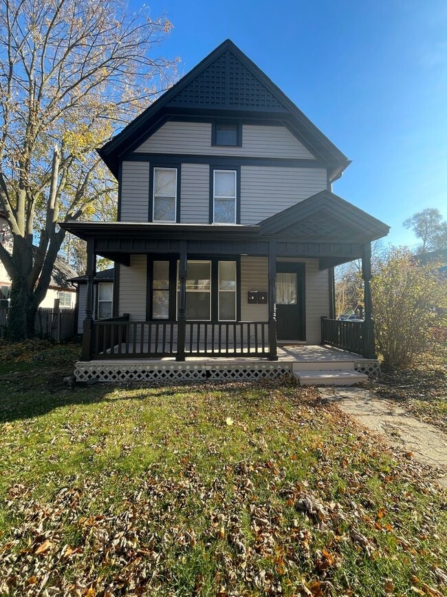 Building Photo - 516 N Adams St Unit 516 N. Adams St #2