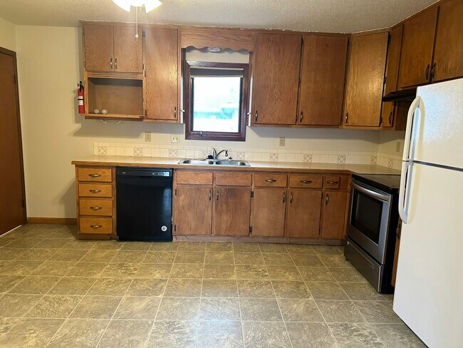 Photo - 1901 Elm Ave