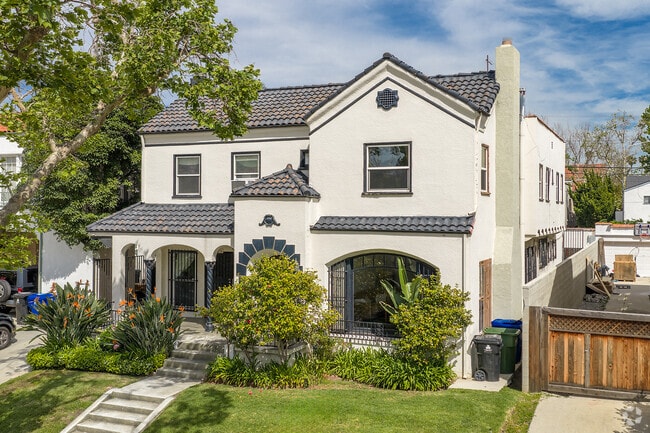 216 S Orange Dr.