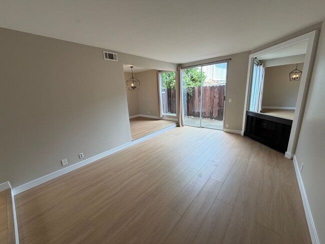 Photo - 2 BED 1.5 BATH CONDO IN WALNUT CREEK