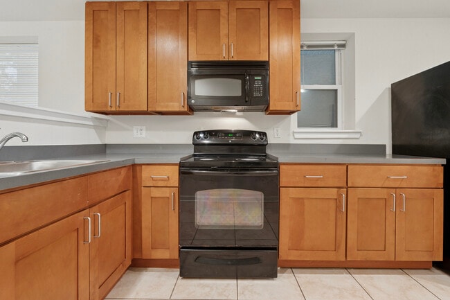 Photo - 1740 N Sydenham St Unit B