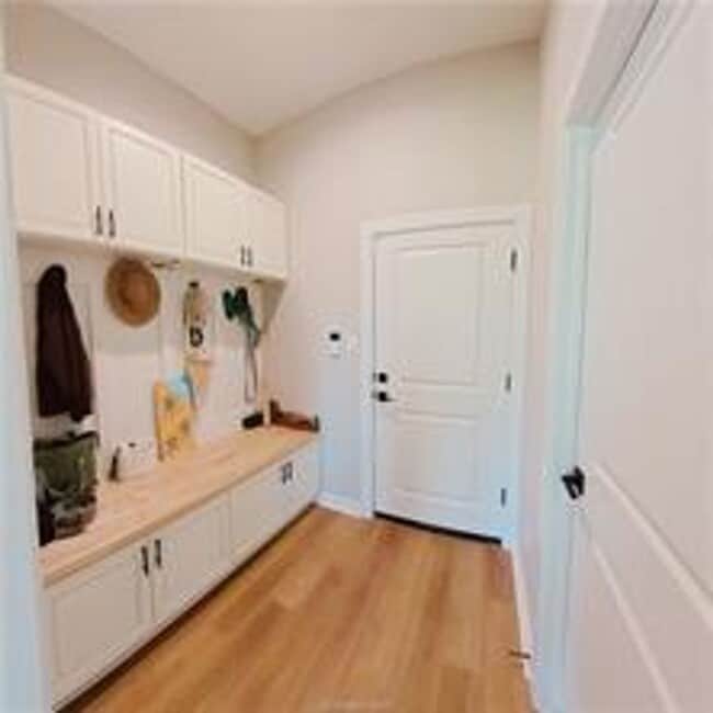 2105 Aleppo Ct