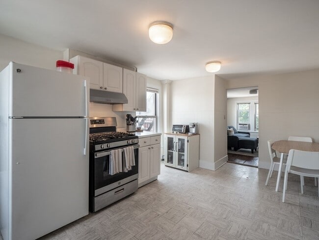 Building Photo - 149 Dorchester St Unit 1 Rental
