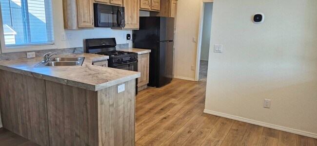Photo - 5510 Clark Rd