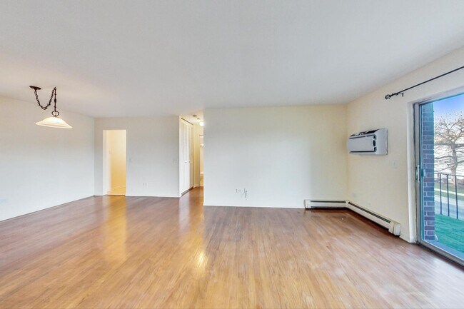 Photo - 205 W Miner St Unit 202