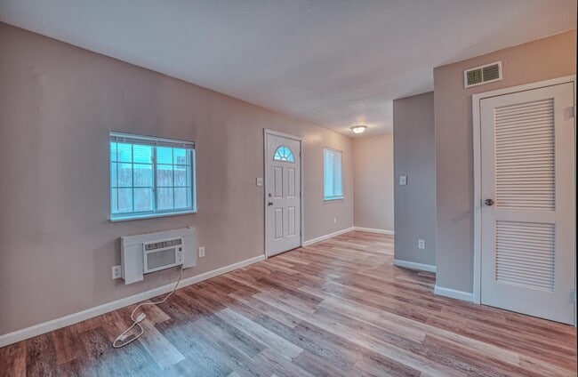 Photo - 2735 Joyce Ave Unit B