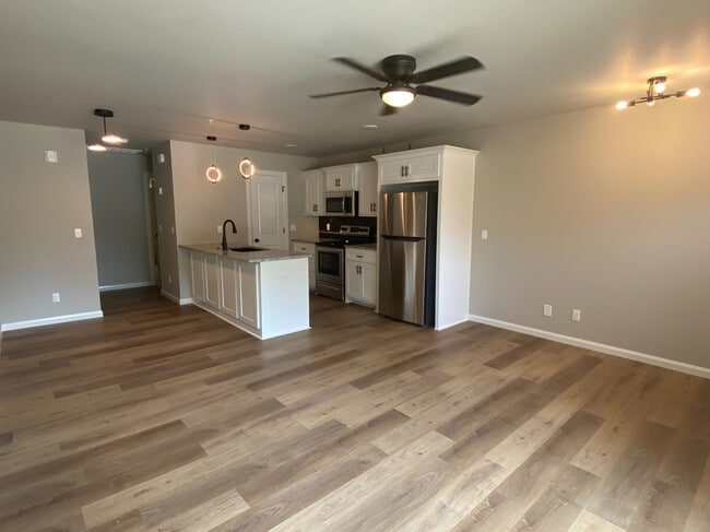 Photo - 207 E 3rd St