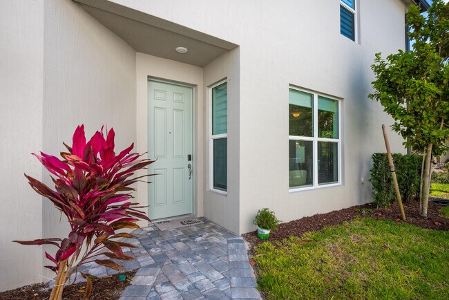 Photo - 6082 Carre Wy