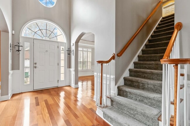 Photo - Beautiful Home just minutes from Mountain Island lake