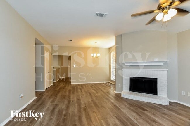 Photo - 1519 Cedarcrest Cir