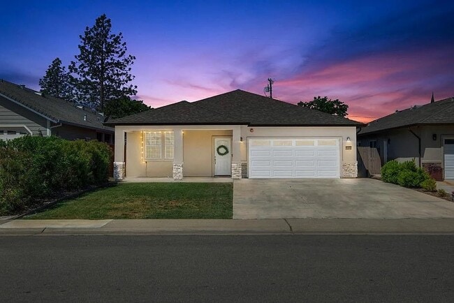 Photo - 820 B St Casa