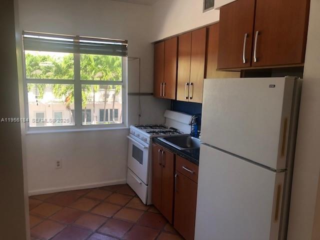 Photo - 736 13th St Unit 202