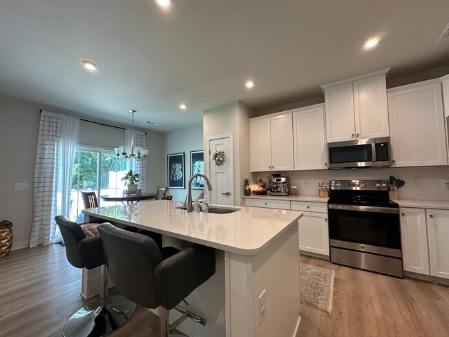 Photo - 1349 Crescent Ridge Dr