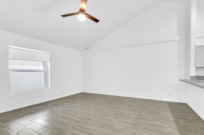Photo - 13910 Folkestone Cir House