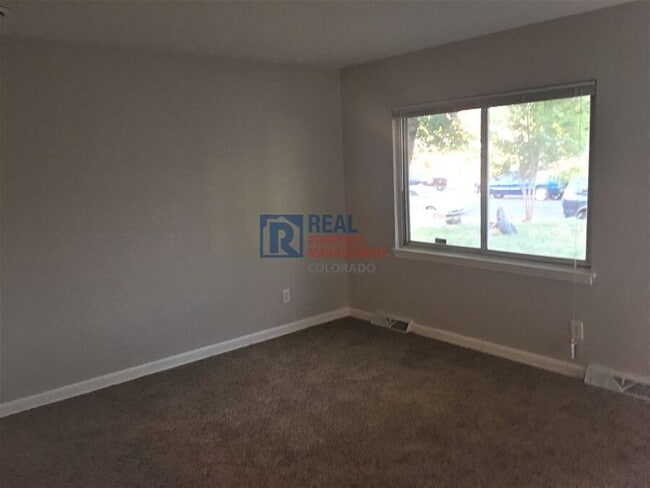 Photo - 1060 Emporia St