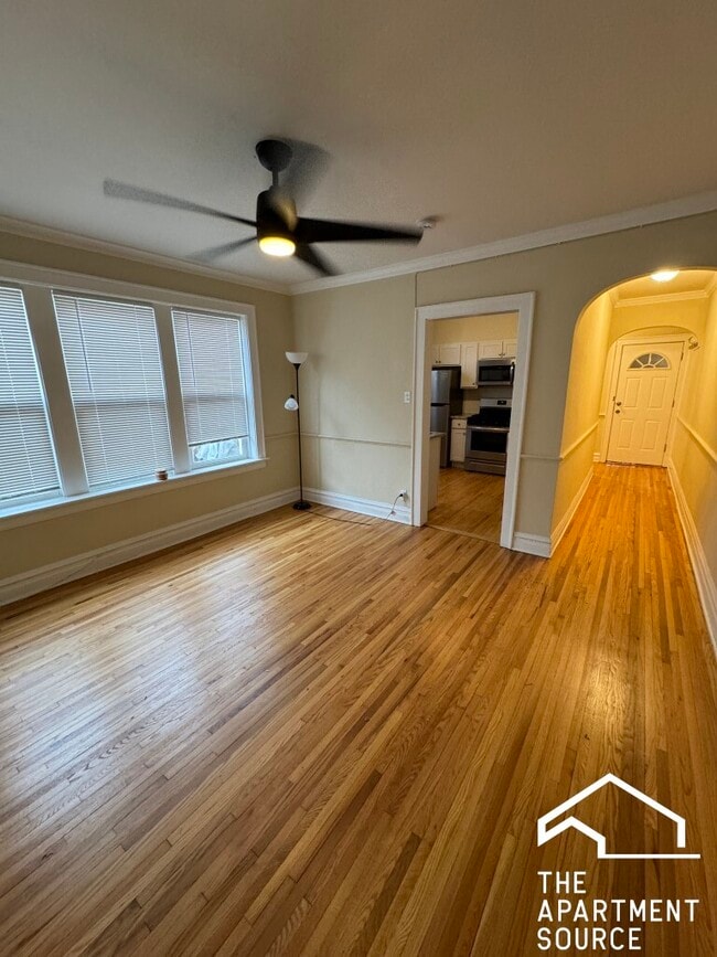 Photo - 2221 W Arthur Ave Unit 3