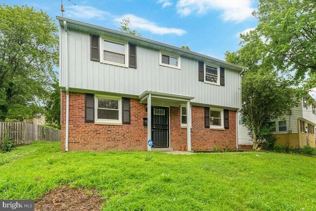 Building Photo - 325 Winslow Rd Rental