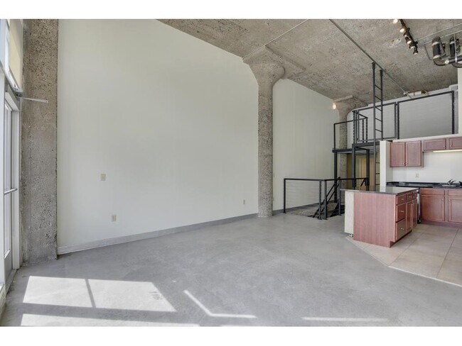 Photo - 521 S 7th St Unit 116