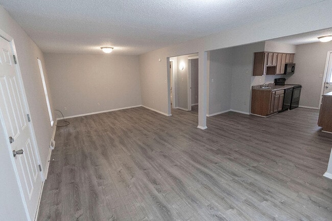 Photo - 215 Wheaton Ct