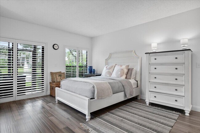 Photo - 11863 Wimbledon Cir Unit 404