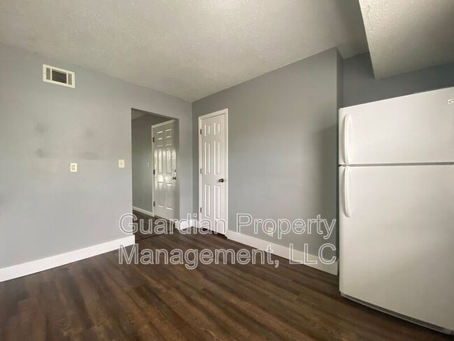 Photo - 523.5 W 7th St