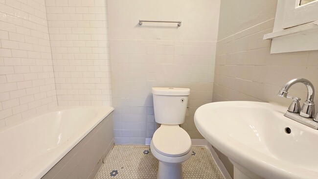 Photo - 1531-1533 12th Ave Unit 1533-1