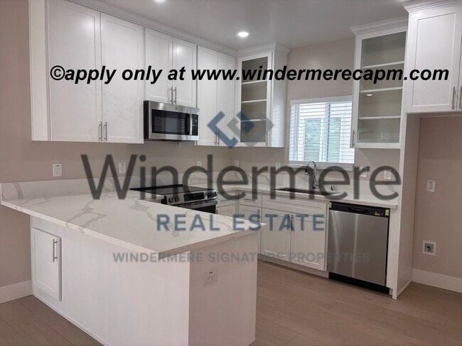 Building Photo - 5453br Unit 5453 #2