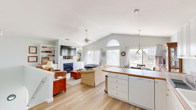 Photo - 123 Harbour View Dr