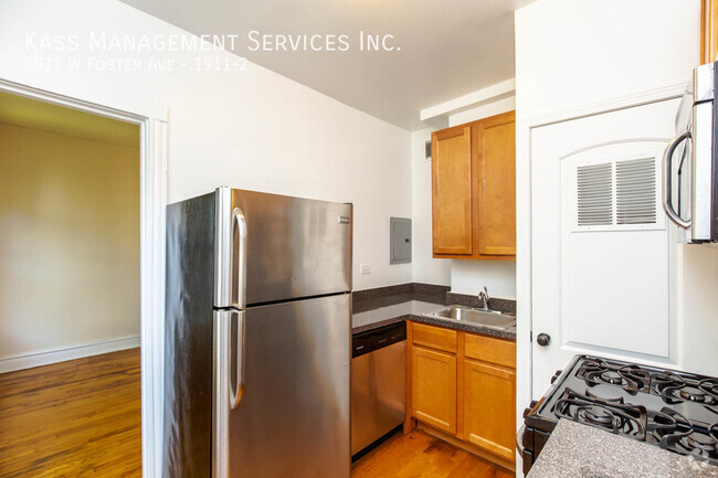 Building Photo - 1911 W Foster Ave Unit 1911-2 Rental