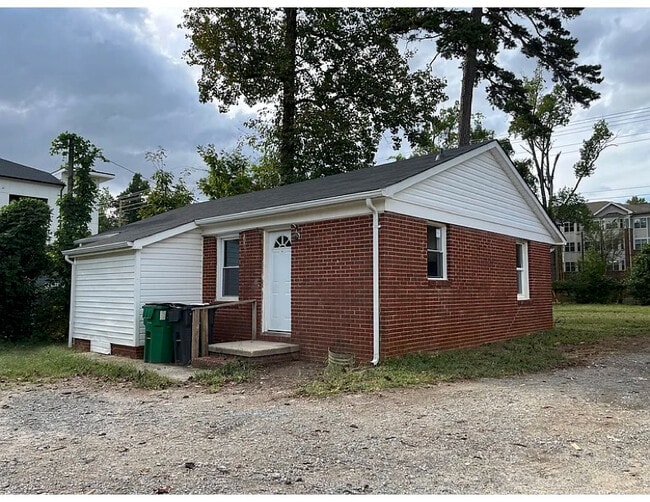 Photo - Room in House on West Blvd