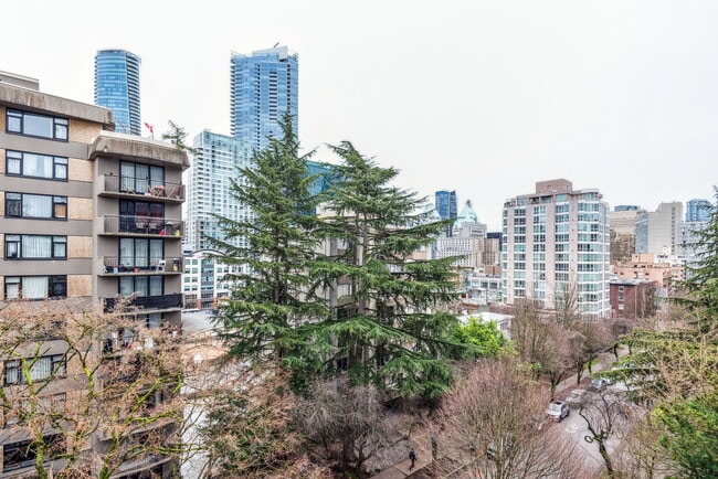 Photo - Central Plaza