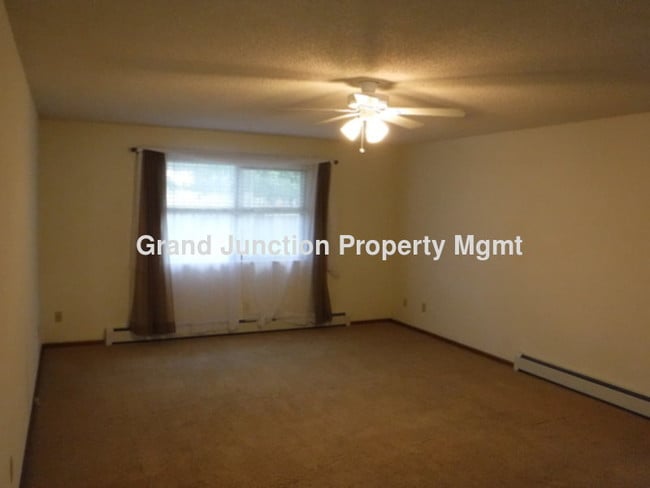 Photo - Cute 3 bedroom house.  Well maintained.