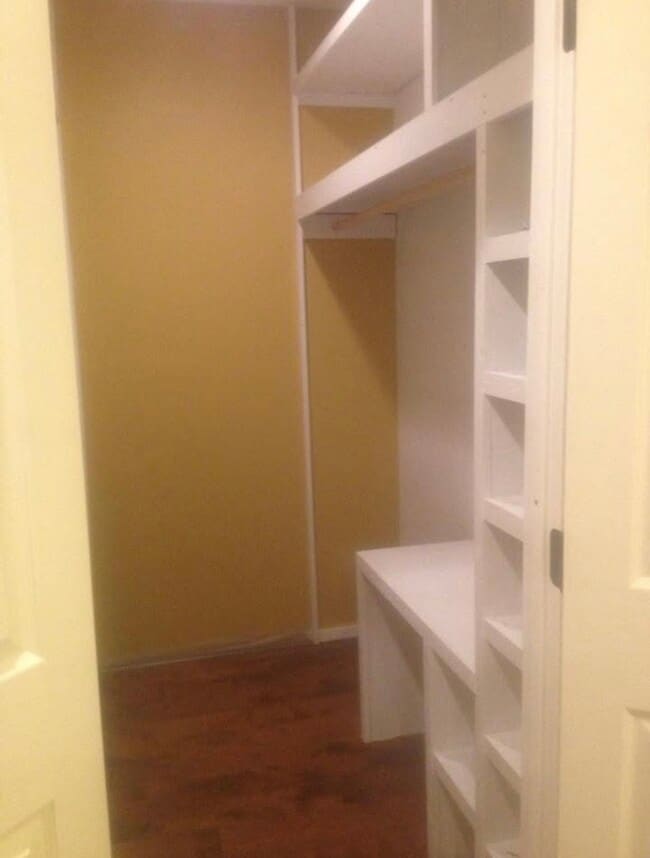 Photo - 4634 Lamont St