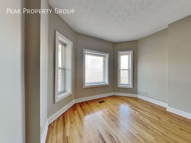 Photo - 1394 Indianola Ave