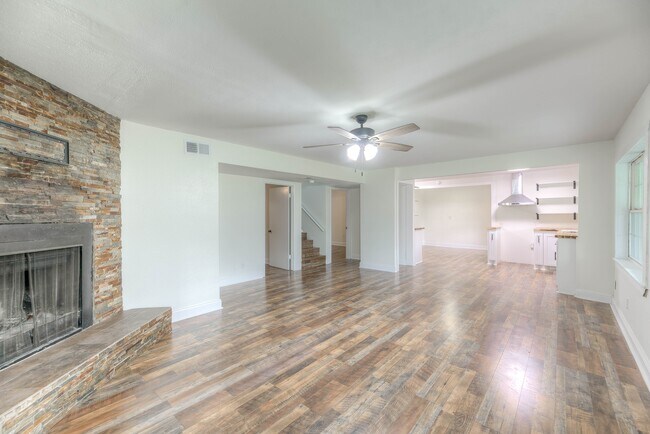 Photo - 289 Hummingbird Estate Ln