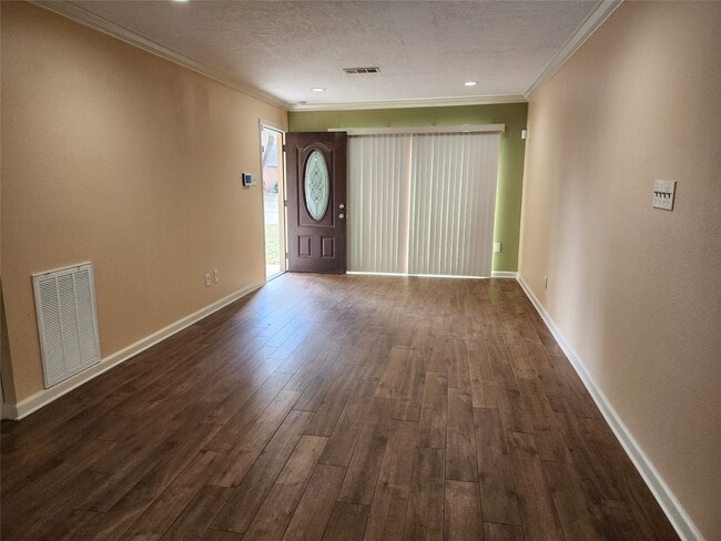 Photo - 10922 Sela Ln