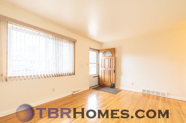 Photo - 175 S Cody St