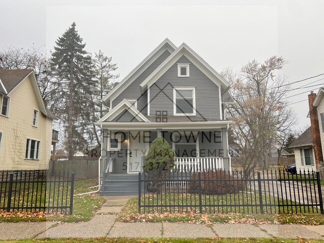 Building Photo - 819 N Walnut St