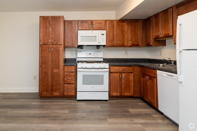 3BR,1.5BA - 1080SF - Kitchen