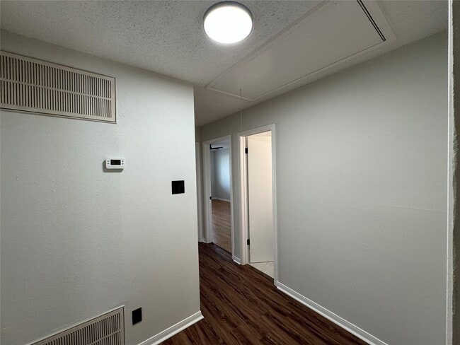 Photo - 6512 Kentwick Dr Unidad True