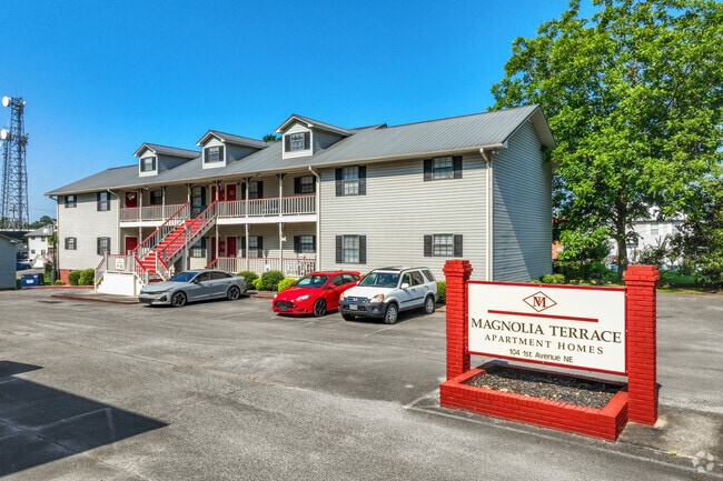 Entrada - Magnolia Terrace Apartments