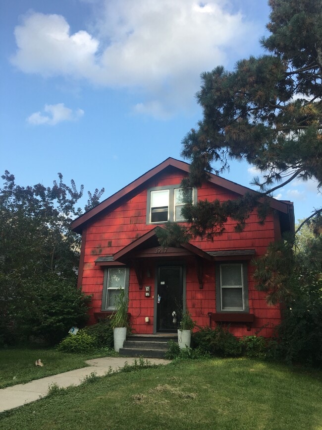 Building Photo - 3917 4th Ave S
