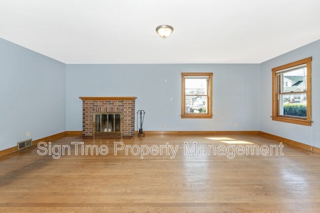 Photo - 826 Summit Ave