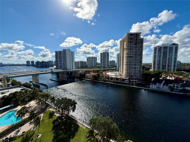 Building Photo - 19390 Collins Ave Unit 1423