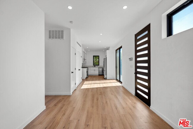 Building Photo - 2646 Westwood Blvd