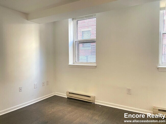 Photo - 11 Peterborough St Unit 5