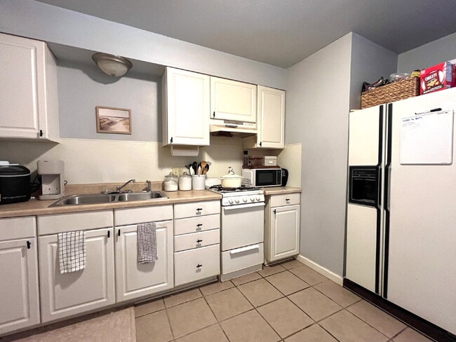 Photo - 2 bedroom- Walk to Campus!!