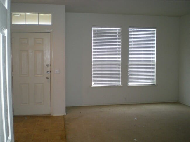 Photo - Don't miss the opportunity to lease this gorgeous Townhome in the heart of McKinney!
