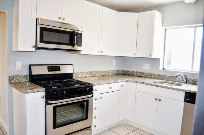 Photo - 63 Fenno St Unidad Apt 1